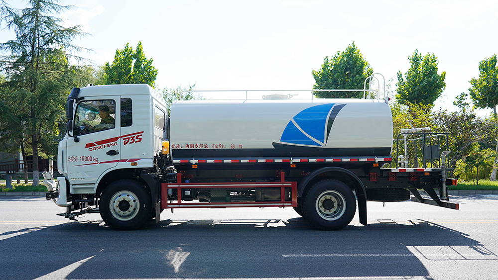 东风D3S绿化喷洒车