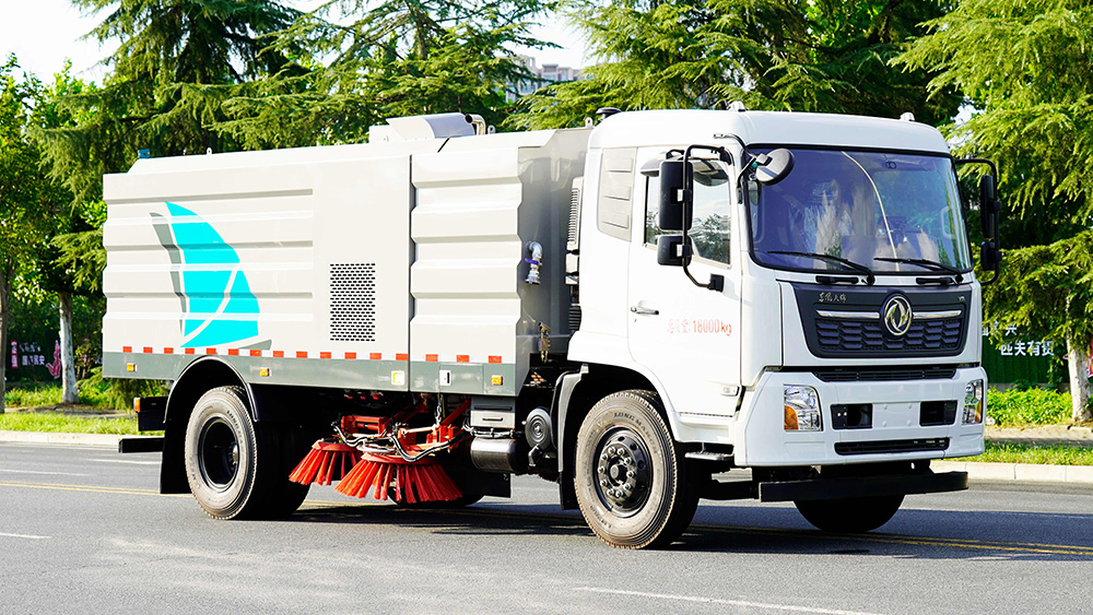 东风天锦扫路车