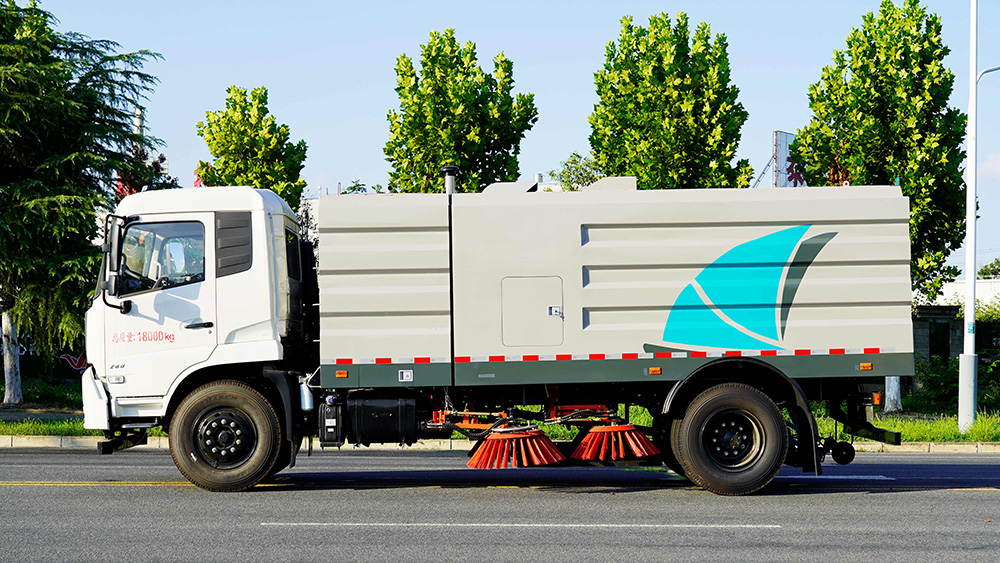 东风天锦扫路车