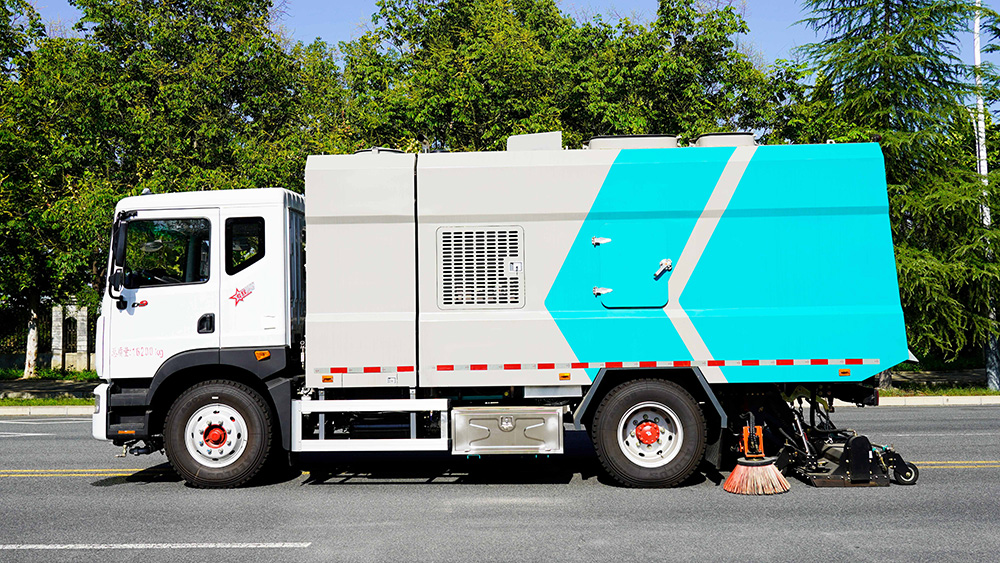 东风多利卡D9四季污染清除车