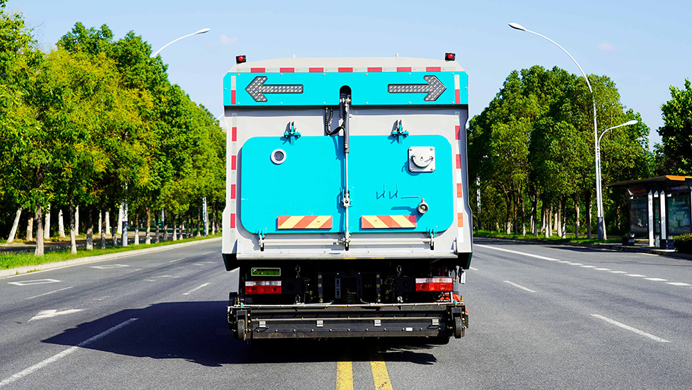 东风多利卡D9四季污染清除车