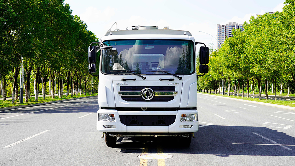 东风多利卡D9四季污染清除车