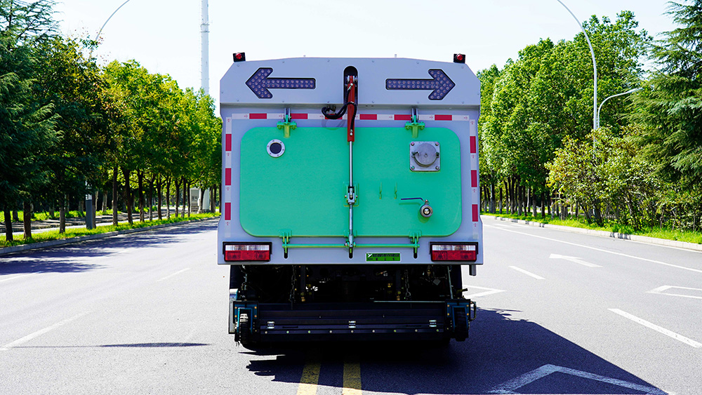 东风福瑞卡道路污染清除车