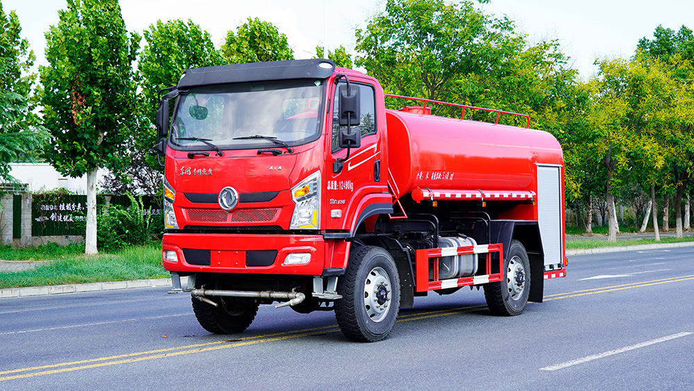 东风四驱森林消防洒水车