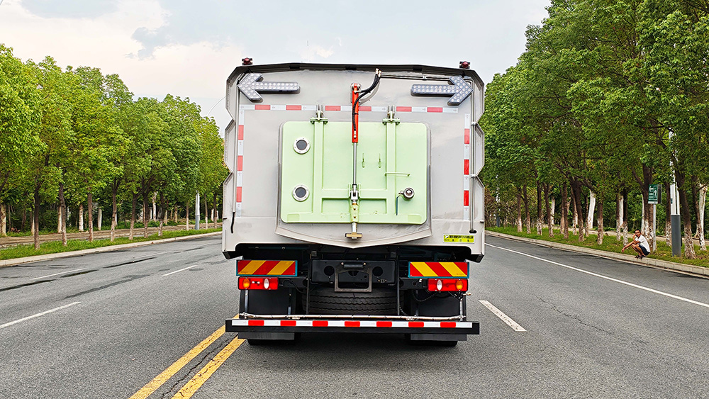 东风天锦洗扫车