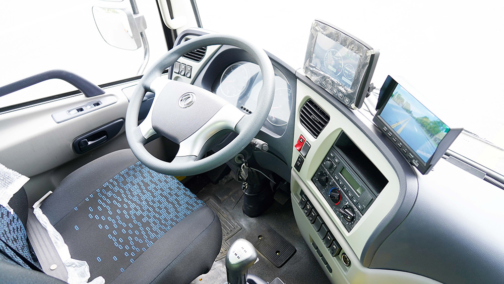 东风天锦洗扫车