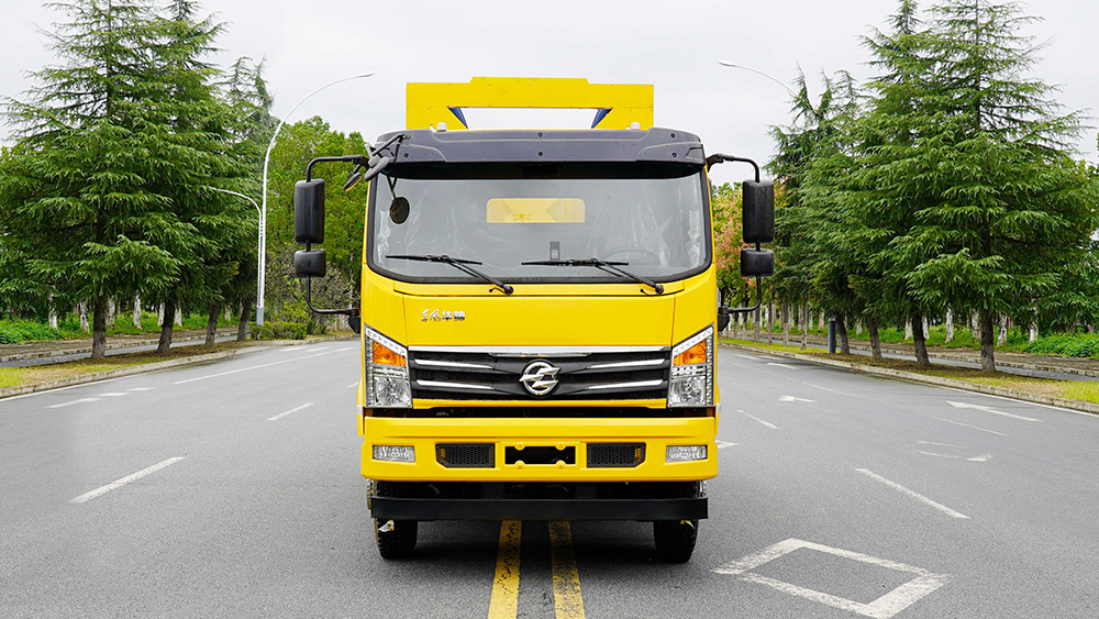 东风华神防撞车