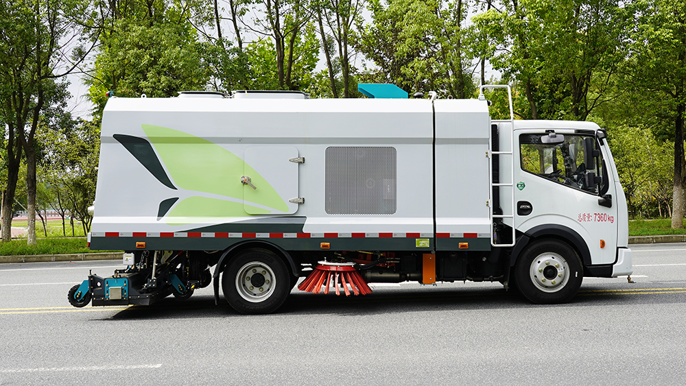 东风小多利卡深度保洁车