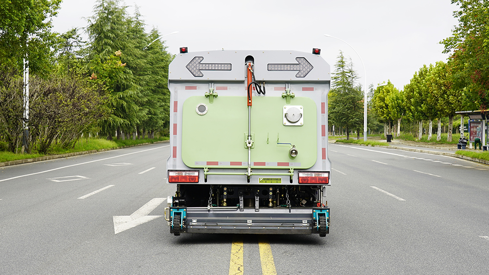 东风小多利卡深度保洁车