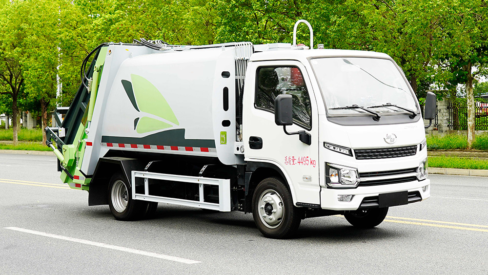 上汽跃进纯电动压缩垃圾车